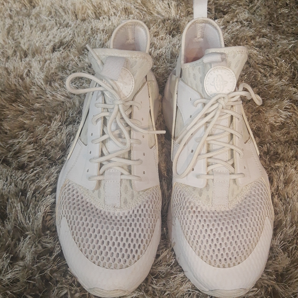 Shoes - Picture 2 of 4